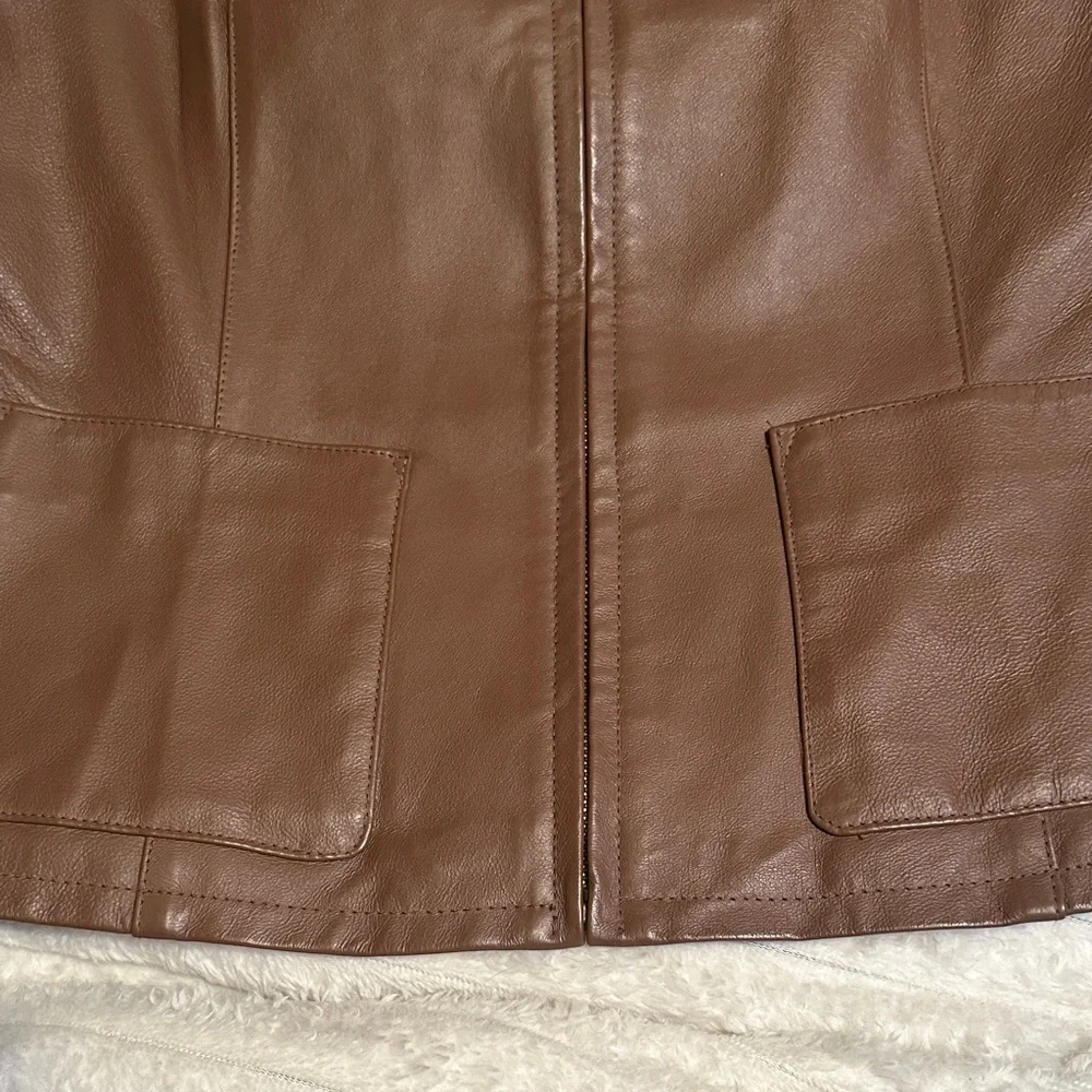 Lisa International women’s Brown genuine Leather Vest with front zipper size M - Picture 6 of 9